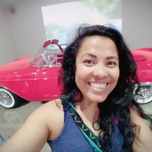 Meet your Posher, Tania